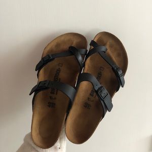 Mayari Birkenstock’s ONLY WORN ONCE